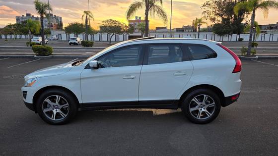 VOLVO XC60 2.0 T5 DYNAMIC FWD TURBO GASOLINA 4P AUTOMÁTICO